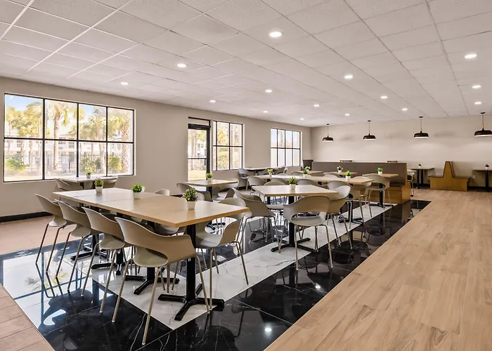 B&B Hotel Jacksonville Airport - Newly Renovated!